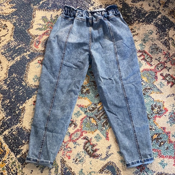 Vintage America Mom jeans!!!!! - Picture 6 of 8